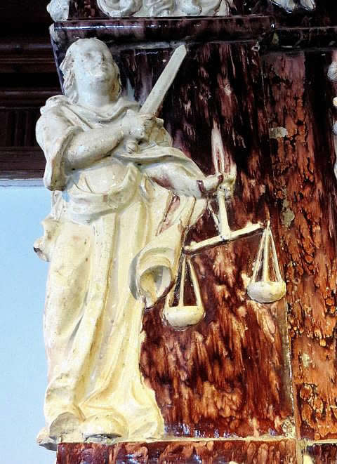 Justitia Darstellung Schloss  Ambras