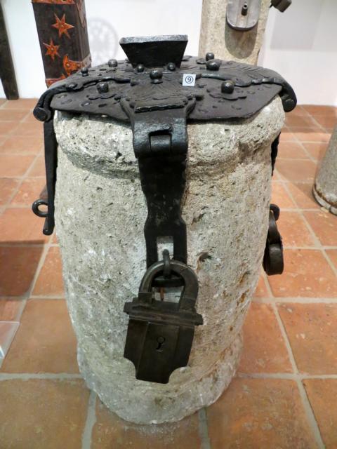 Steinerner Opferstock (Schell Collection, Graz)
