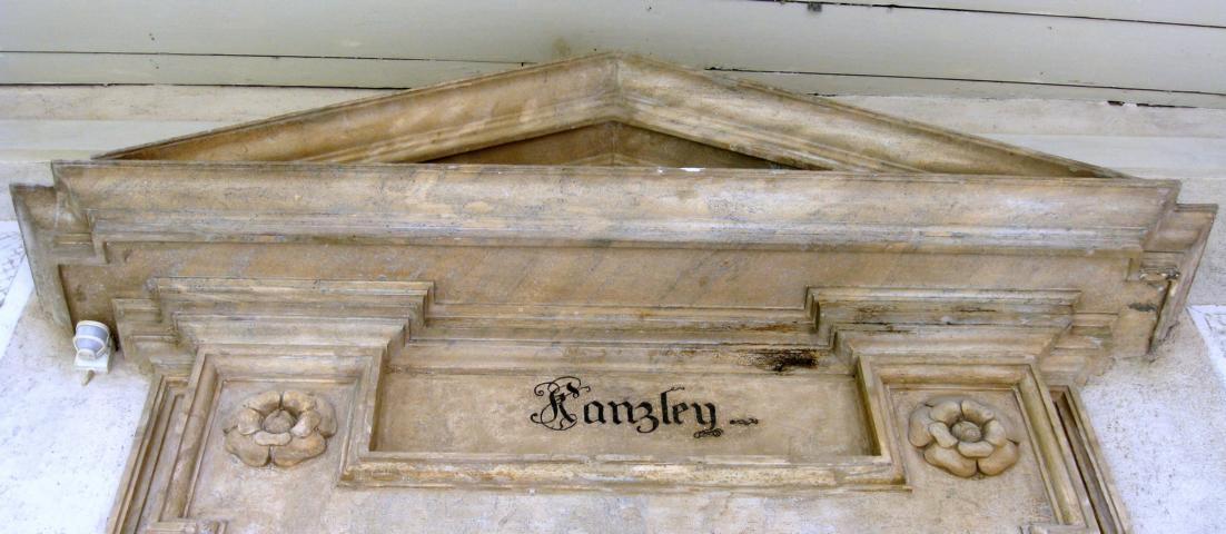 Kanzleieingang im Stift