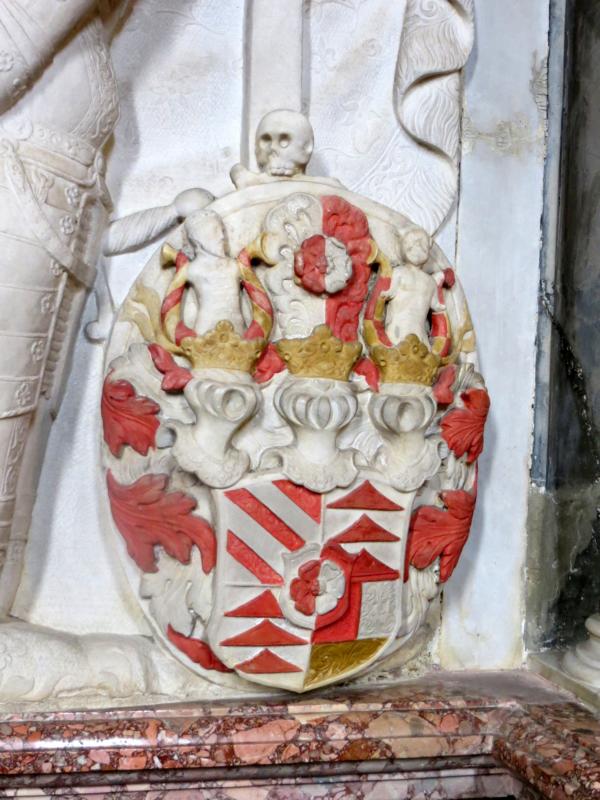 Wappen an einem Grabdenkmal
